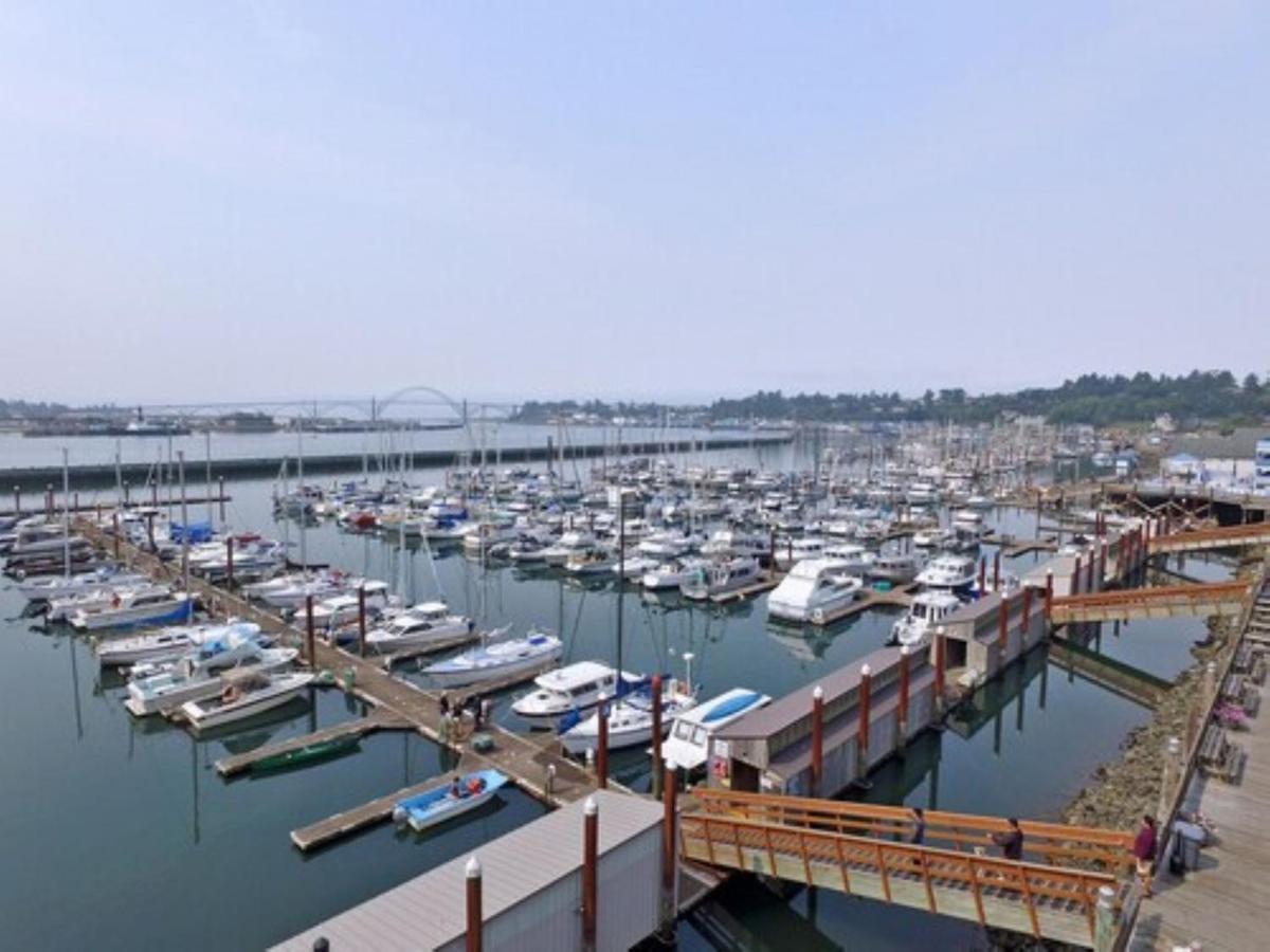 Embarcadero Resort Tour de Tour de Newport Extérieur photo