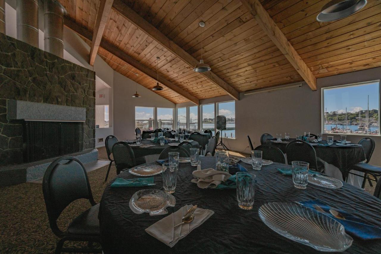 Embarcadero Resort Tour de Tour de Newport Extérieur photo