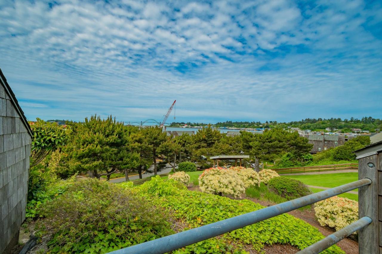 Embarcadero Resort Tour de Tour de Newport Extérieur photo